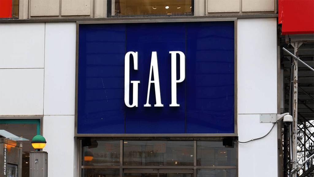 As Gap sales decline, management changes are being driven by mounting losses.