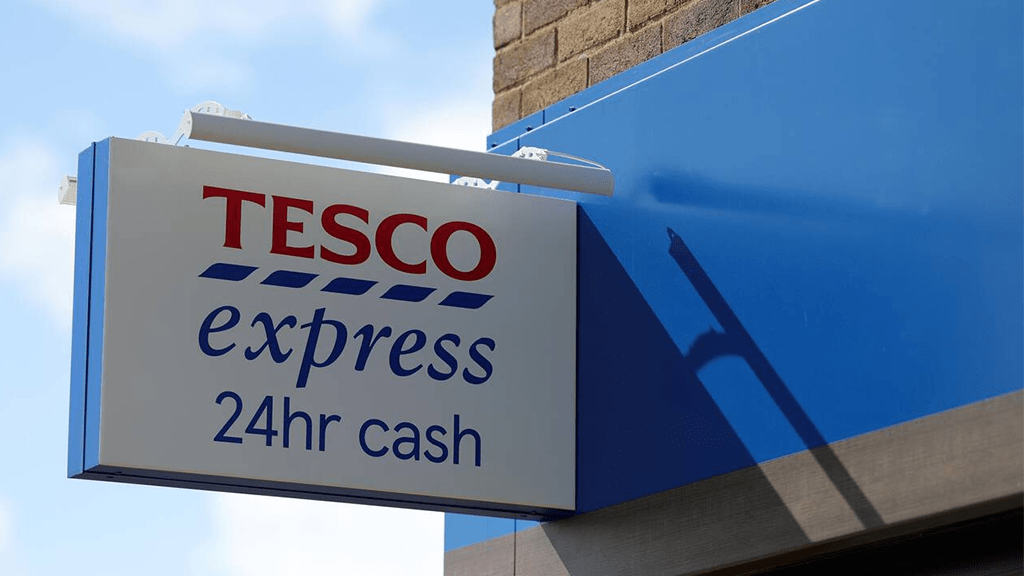 Sainsbury's intensifies loyalty card competition as Tesco decreases Clubcard rewards